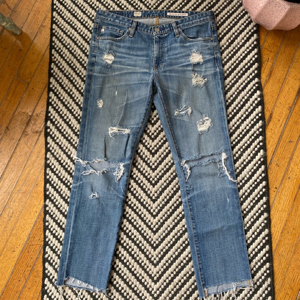 AG "Premiere" skinny straight distressed jeans. Med blue wash, easy fit, Sz 30R